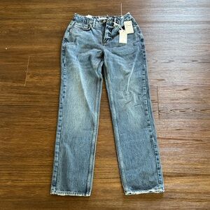 Good American High Rise boot cut Jeans mildly distressed NWT 2/26